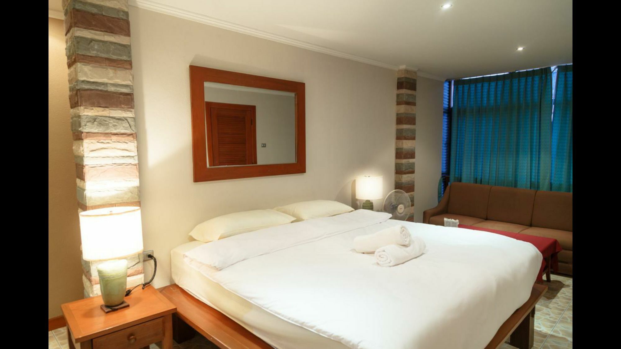Avenue Beach Hotel Csomtien-part Kültér fotó