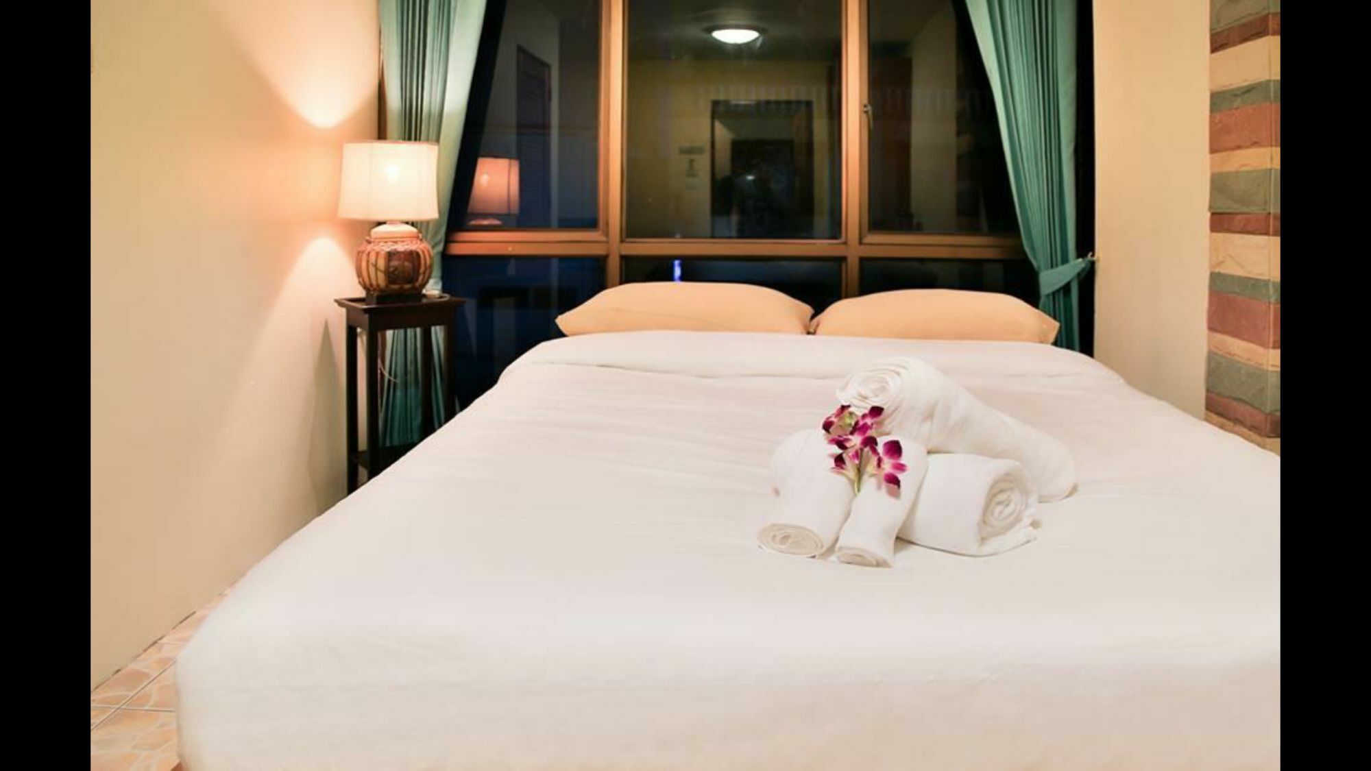 Avenue Beach Hotel Csomtien-part Kültér fotó